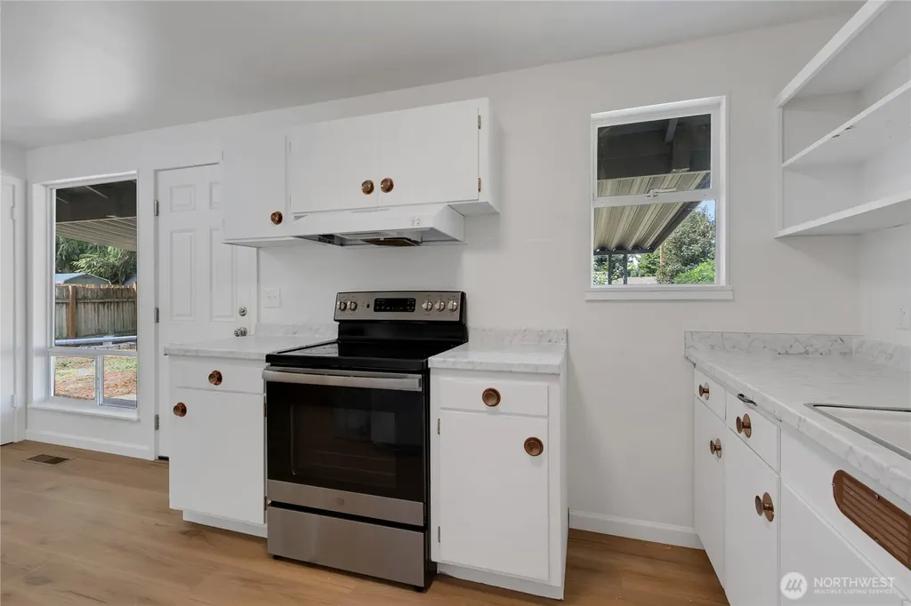 2707 T Street SE Auburn WA 98002