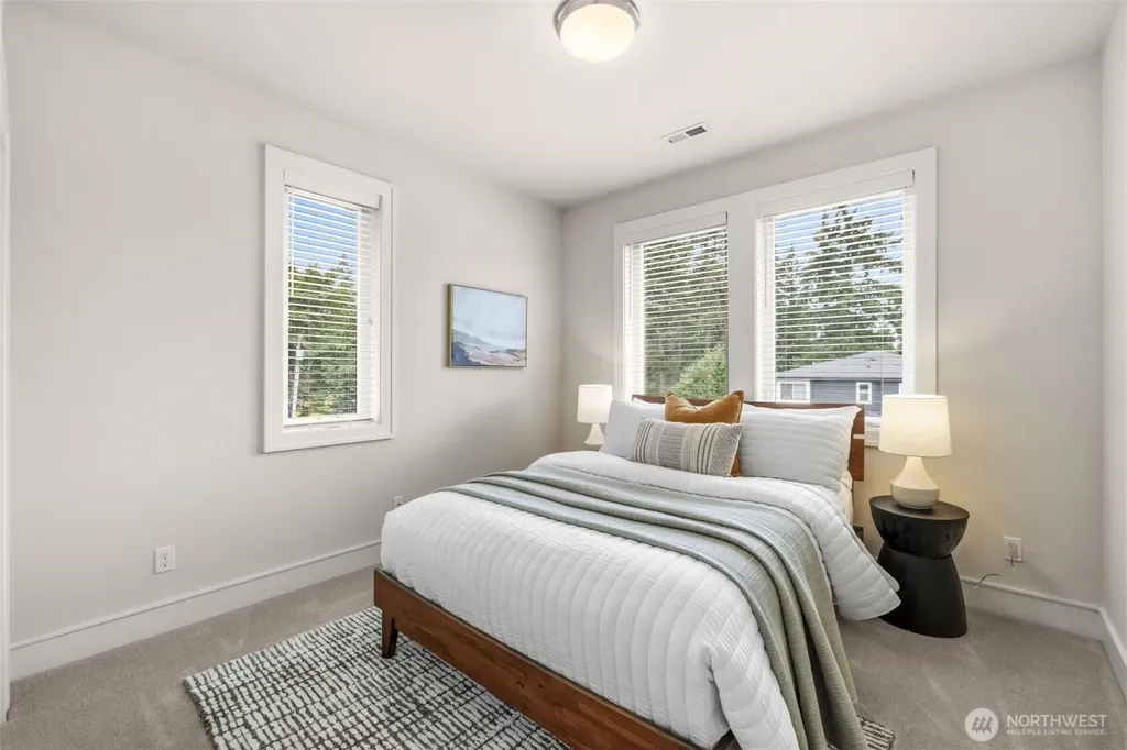 8431 SE 39th Street Mercer Island WA 98040