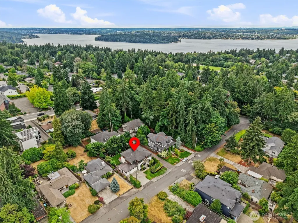 8431 SE 39th Street Mercer Island WA 98040
