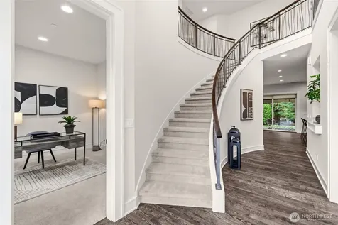 8431 SE 39th Street Mercer Island WA 98040