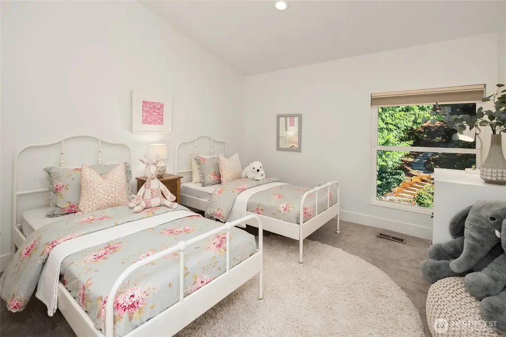 5830 W Mercer Way Mercer Island WA 98040