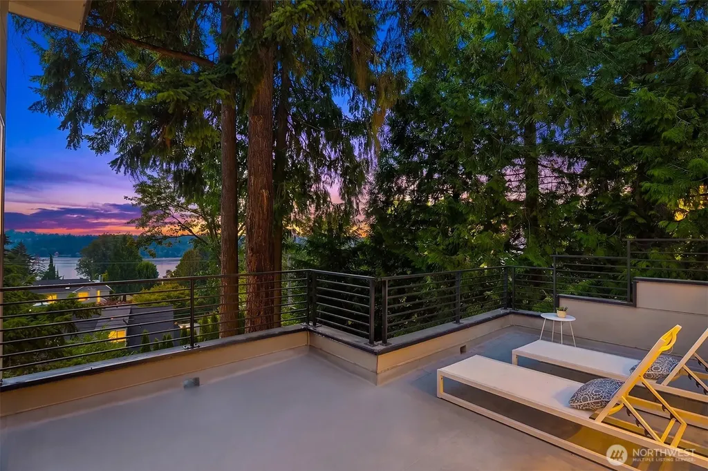 5830 W Mercer Way Mercer Island WA 98040