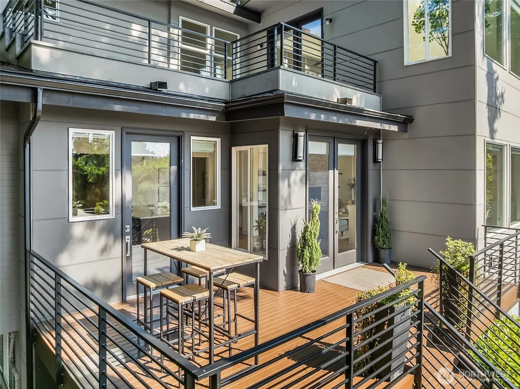 5830 W Mercer Way Mercer Island WA 98040