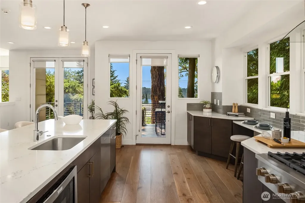 5830 W Mercer Way Mercer Island WA 98040