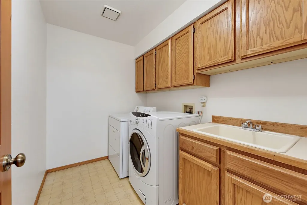 3308 17th Street Pl SE Puyallup WA 98374