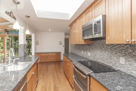 10020 SE 7th Street Bellevue WA 98004