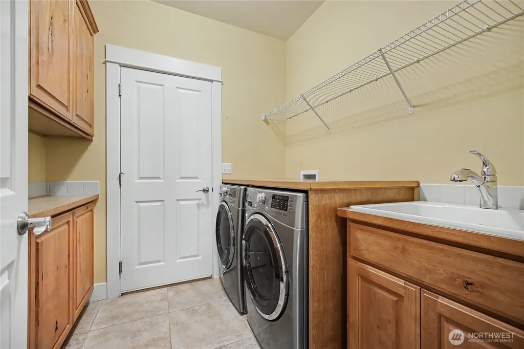 8239 Orcas Loop NE Olympia WA 98516
