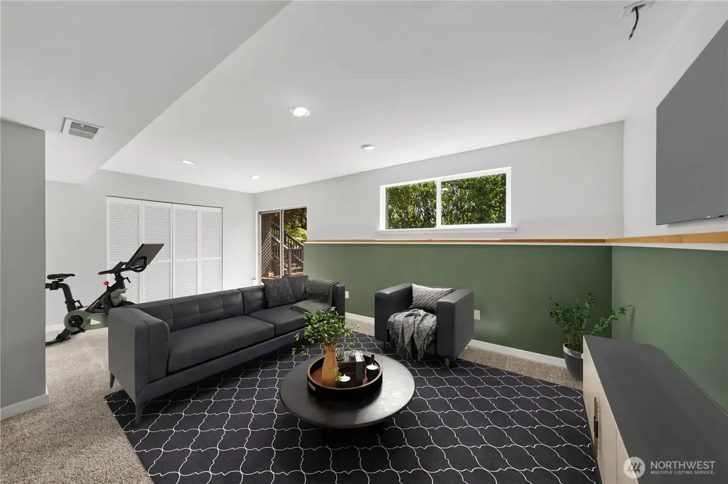 9437 NE 126th Place Kirkland WA 98034