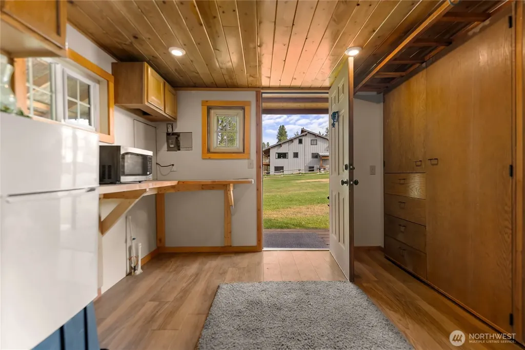 36 Maughans River Road Winthrop WA 98862