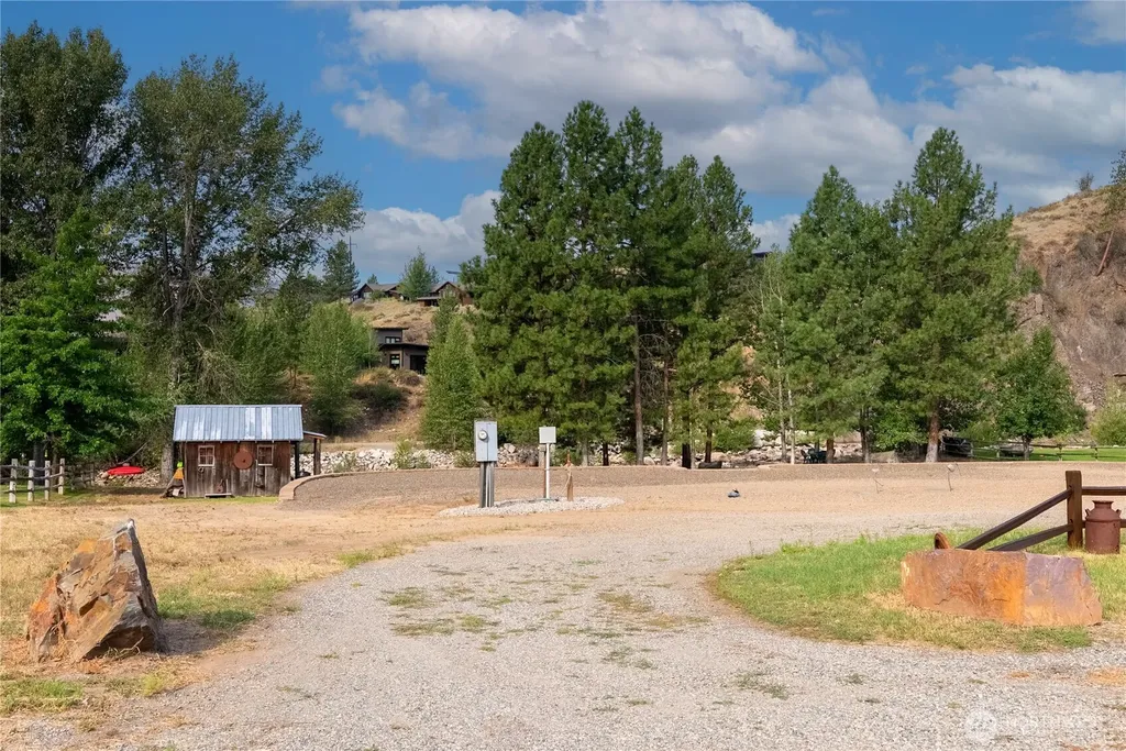 36 Maughans River Road Winthrop WA 98862
