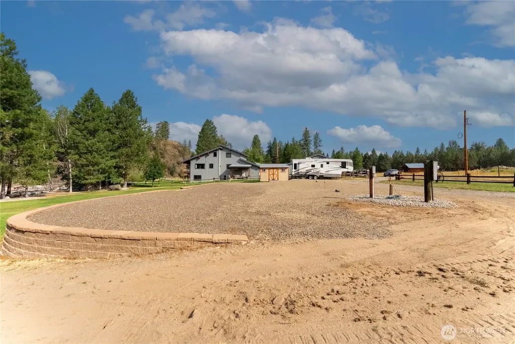 36 Maughans River Road Winthrop WA 98862