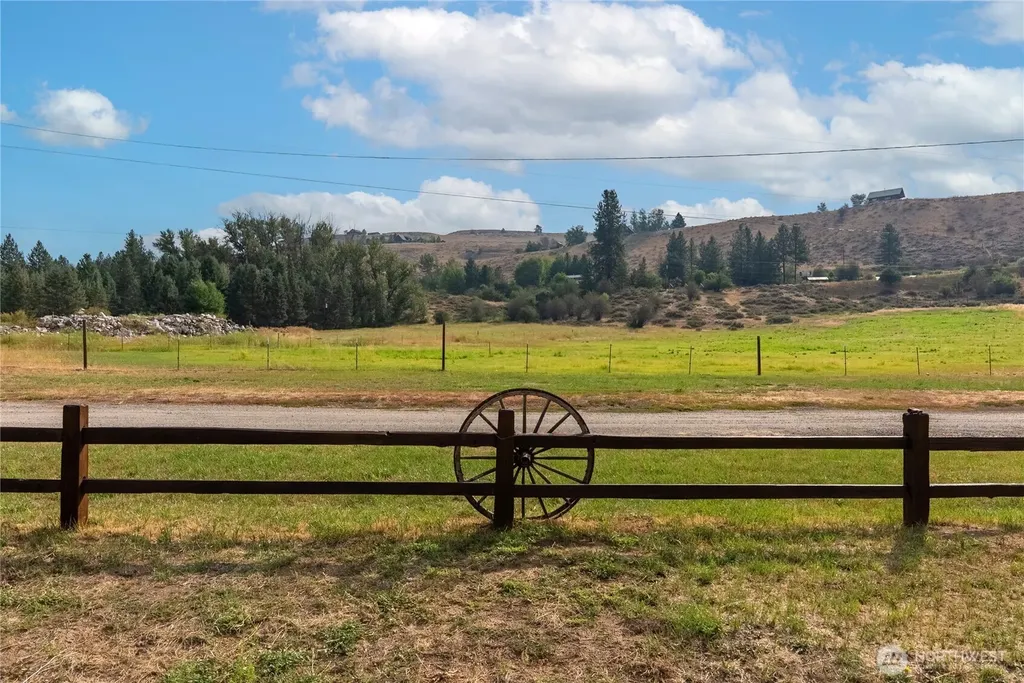 36 Maughans River Road Winthrop WA 98862