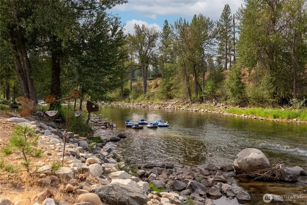 36 Maughans River Road Winthrop WA 98862