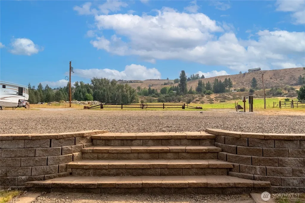 36 Maughans River Road Winthrop WA 98862