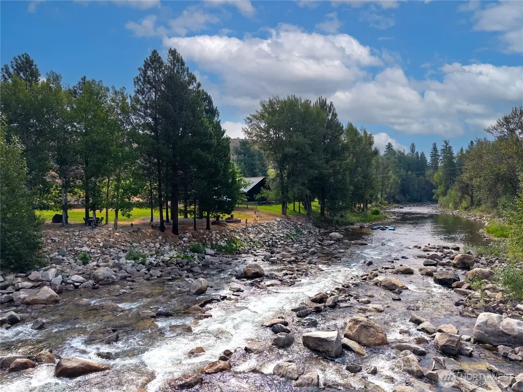 36 Maughans River Road Winthrop WA 98862