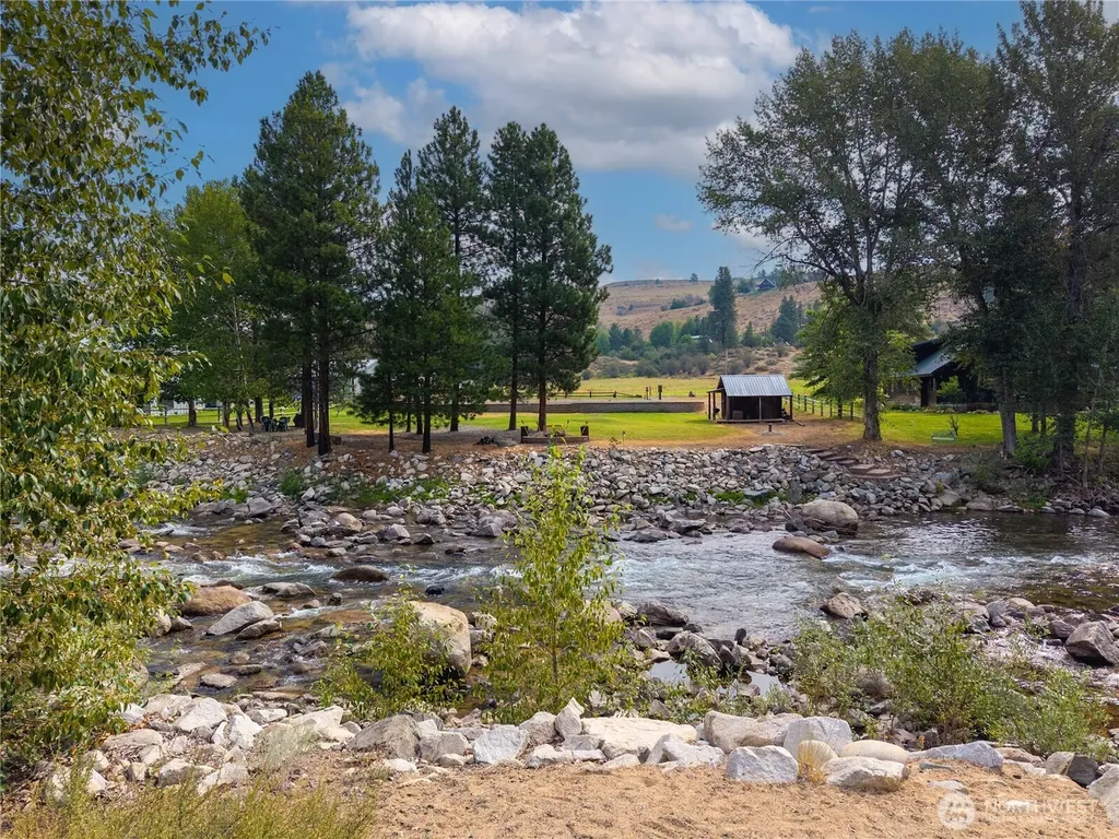 36 Maughans River Road Winthrop WA 98862