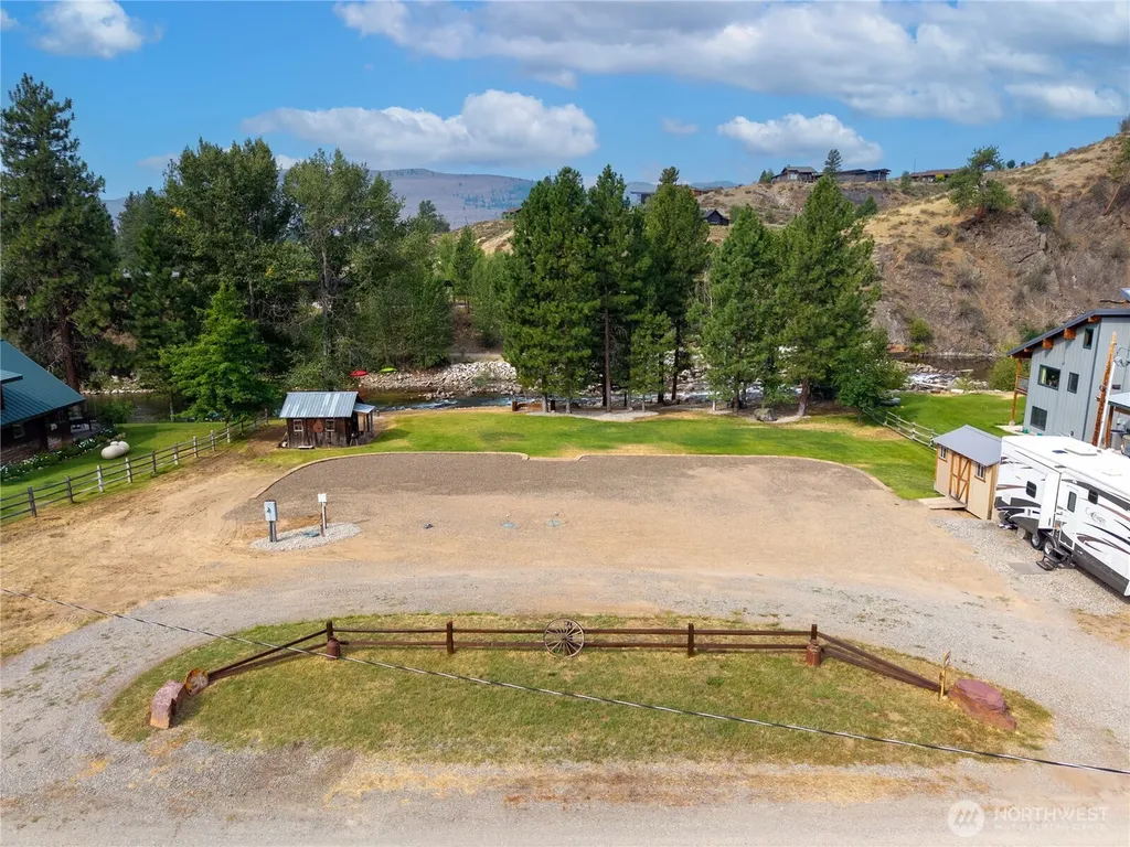 36 Maughans River Road Winthrop WA 98862