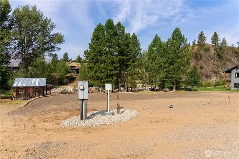 36 Maughans River Road Winthrop WA 98862