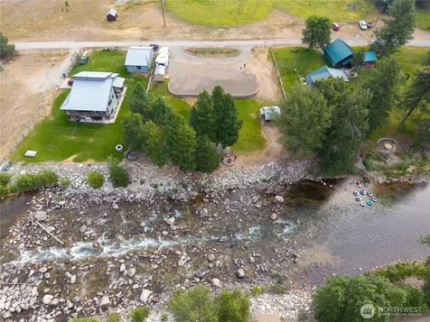 36 Maughans River Road Winthrop WA 98862