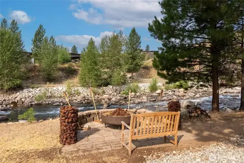 36 Maughans River Road Winthrop WA 98862