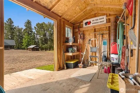 36 Maughans River Road Winthrop WA 98862