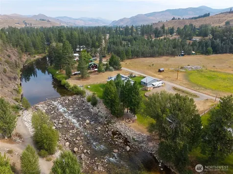 36 Maughans River Road Winthrop WA 98862