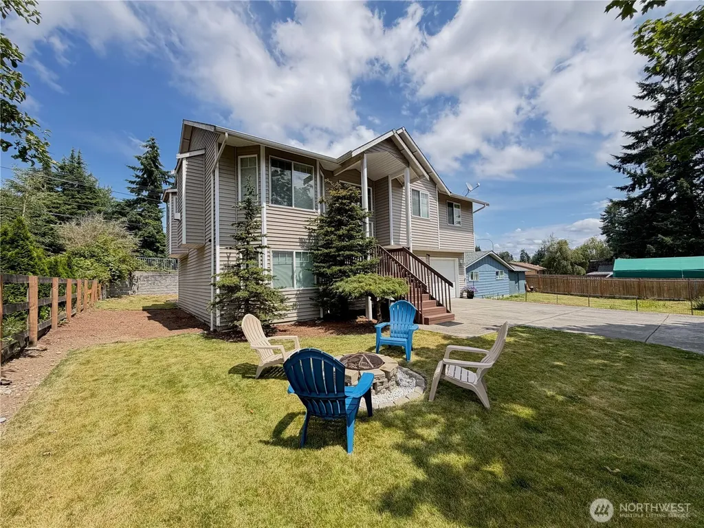 1709 Silver Lake Road Everett WA 98208