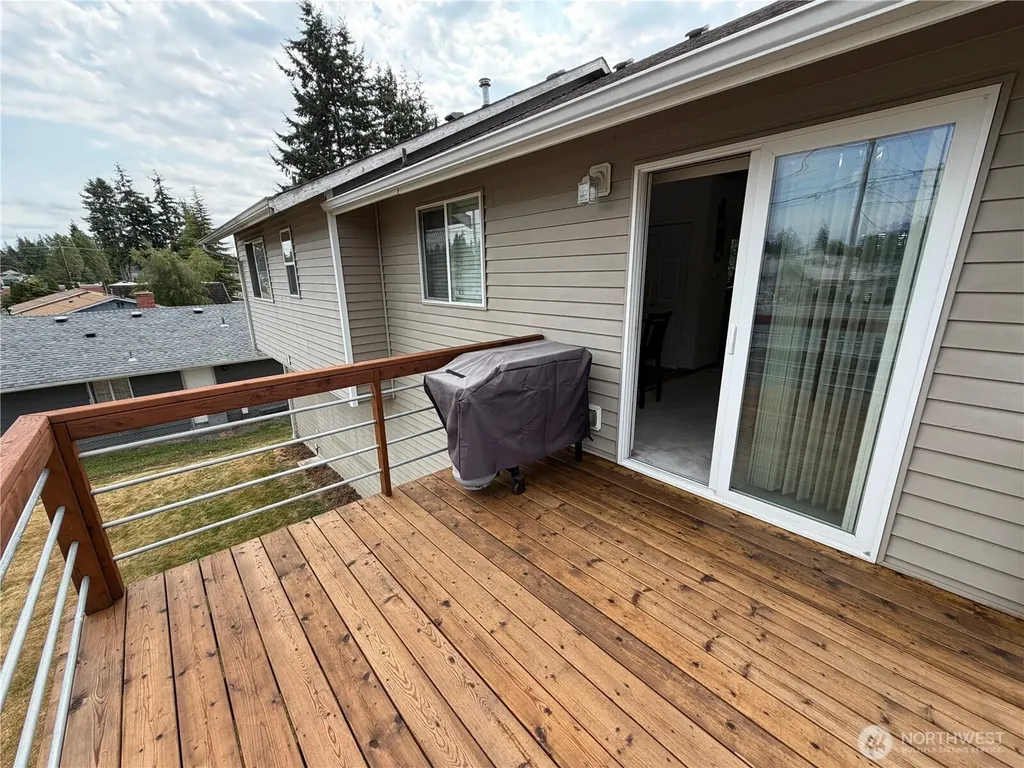 1709 Silver Lake Road Everett WA 98208