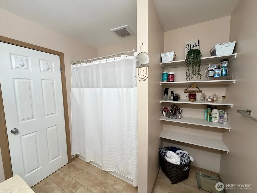 1709 Silver Lake Road Everett WA 98208