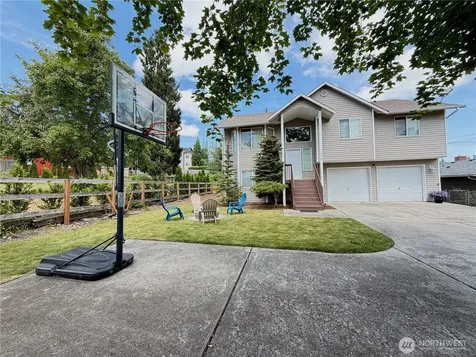 1709 Silver Lake Road Everett WA 98208