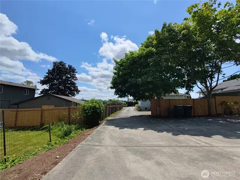 1709 Silver Lake Road Everett WA 98208