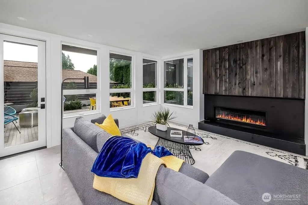 311 NE 59th Street Seattle WA 98105
