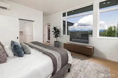 311 NE 59th Street Seattle WA 98105