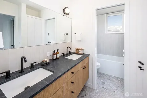 311 NE 59th Street Seattle WA 98105
