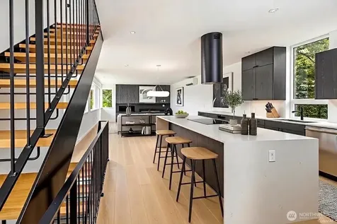 311 NE 59th Street Seattle WA 98105