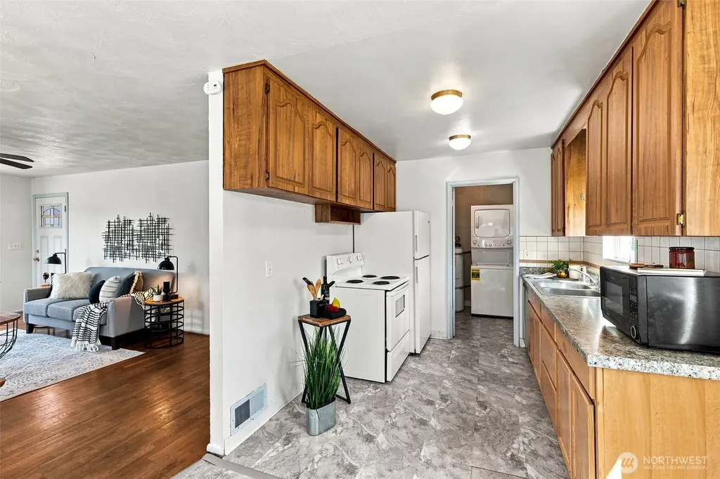 10303 B Street E Tacoma WA 98445