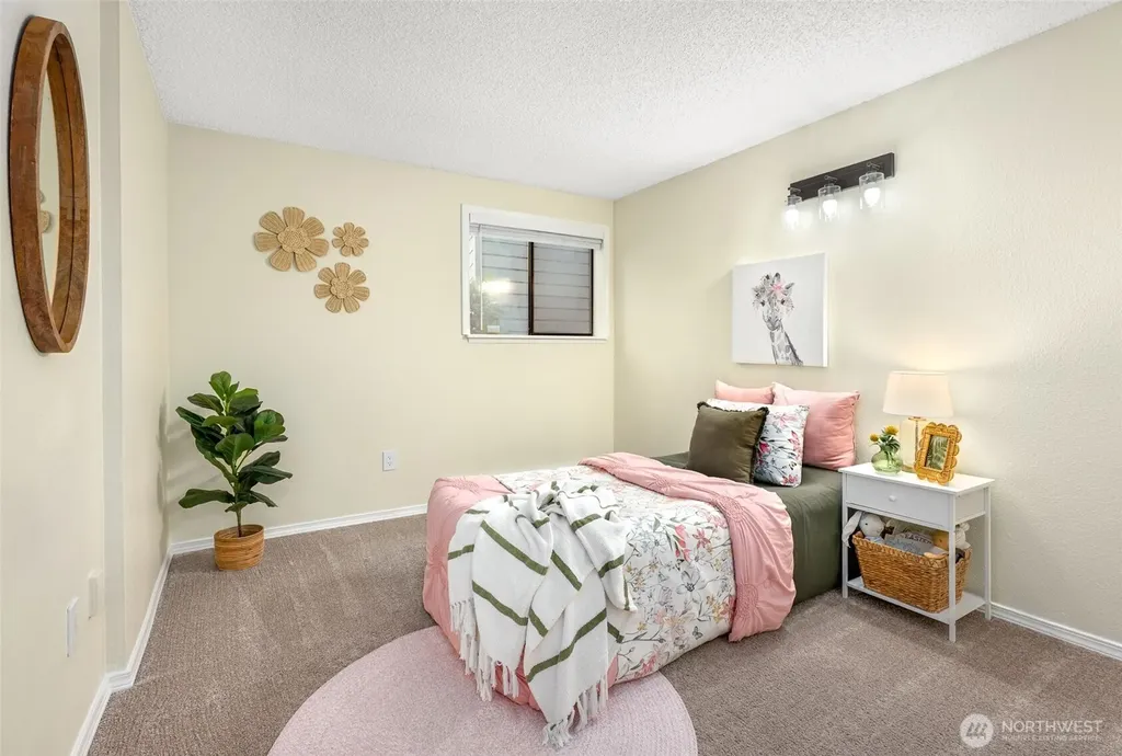 19115 Ballinger Way NW Lake Forest Park WA 98155