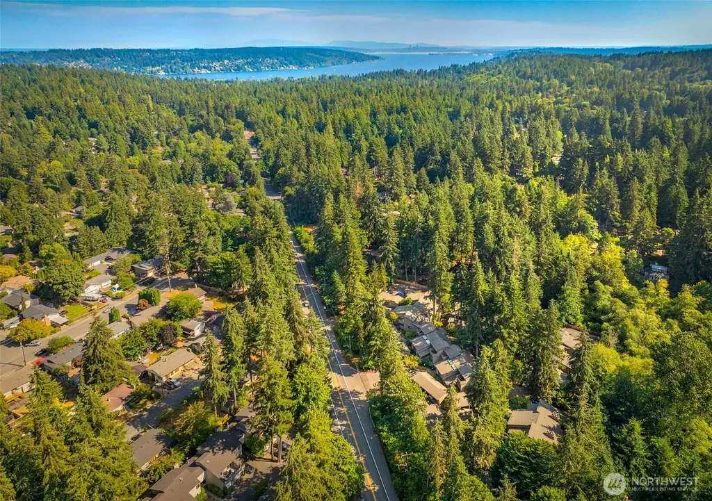 19115 Ballinger Way NW Lake Forest Park WA 98155