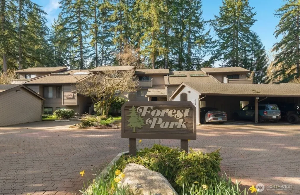 19115 Ballinger Way NW Lake Forest Park WA 98155