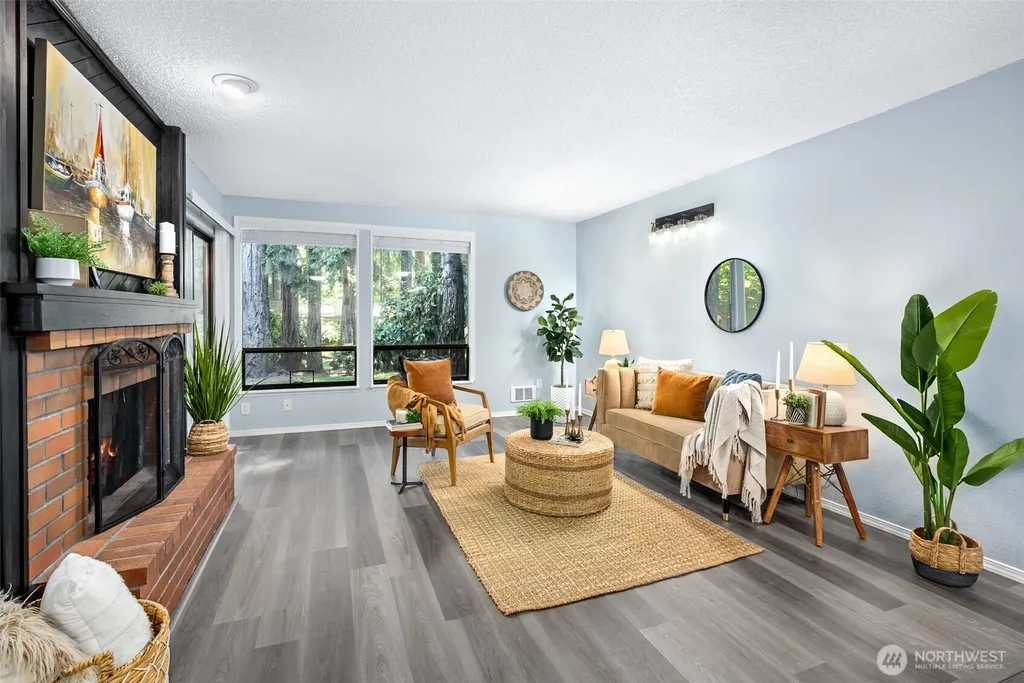 19115 Ballinger Way NW Lake Forest Park WA 98155