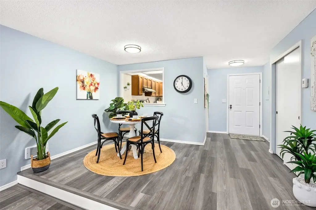 19115 Ballinger Way NW Lake Forest Park WA 98155