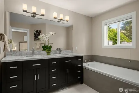 104 9th Lane Kirkland WA 98033