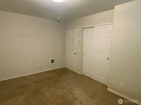 320 C Street South Bend WA 98586