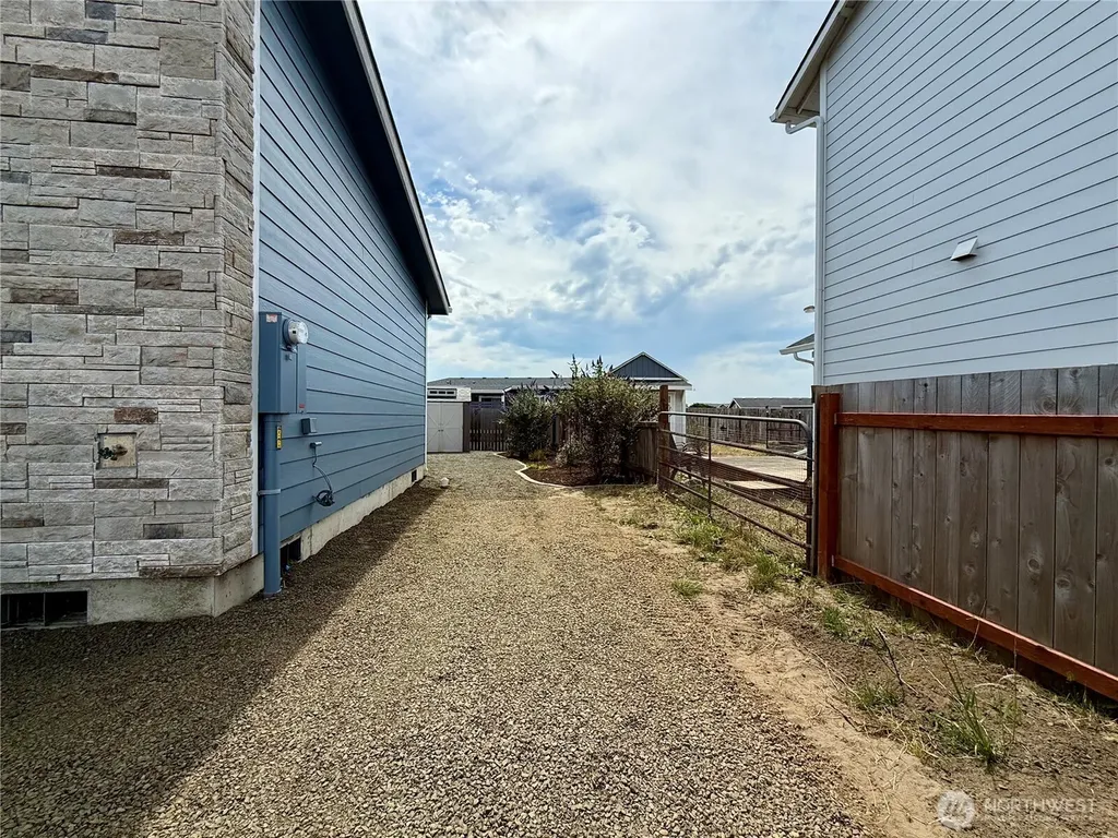 475 Sportsmens Street SW Ocean Shores WA 98569