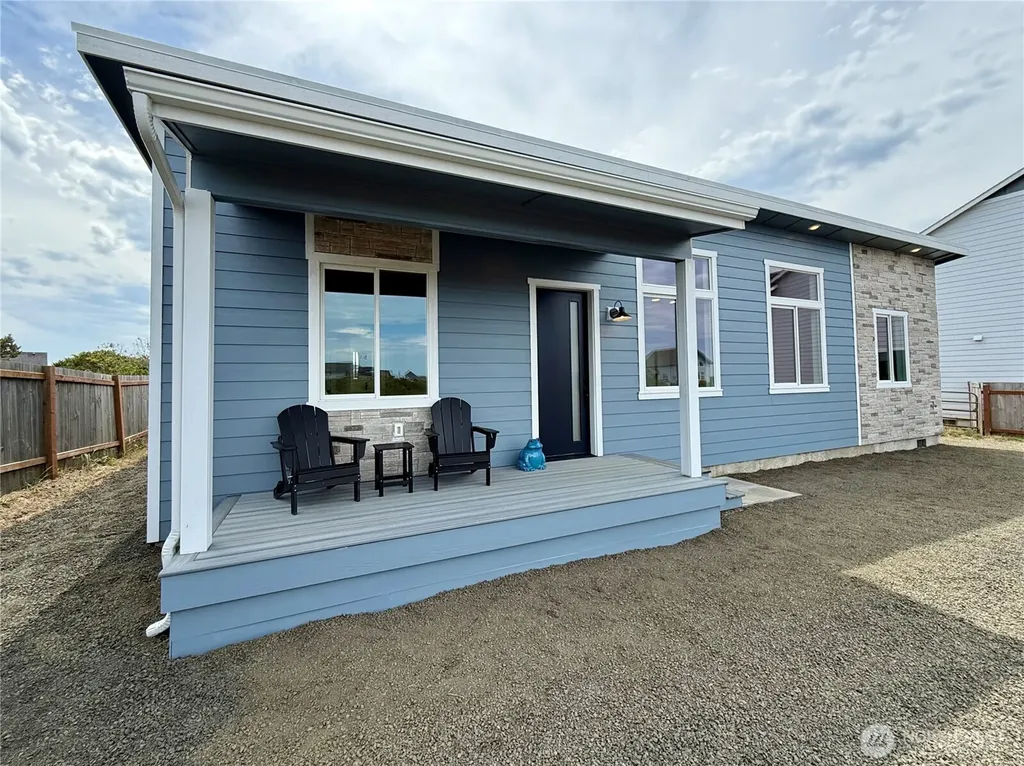 475 Sportsmens Street SW Ocean Shores WA 98569