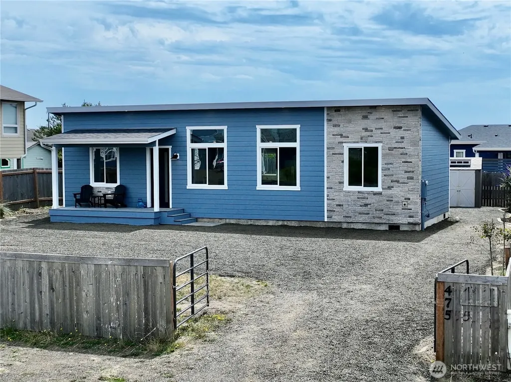 475 Sportsmens Street SW Ocean Shores WA 98569