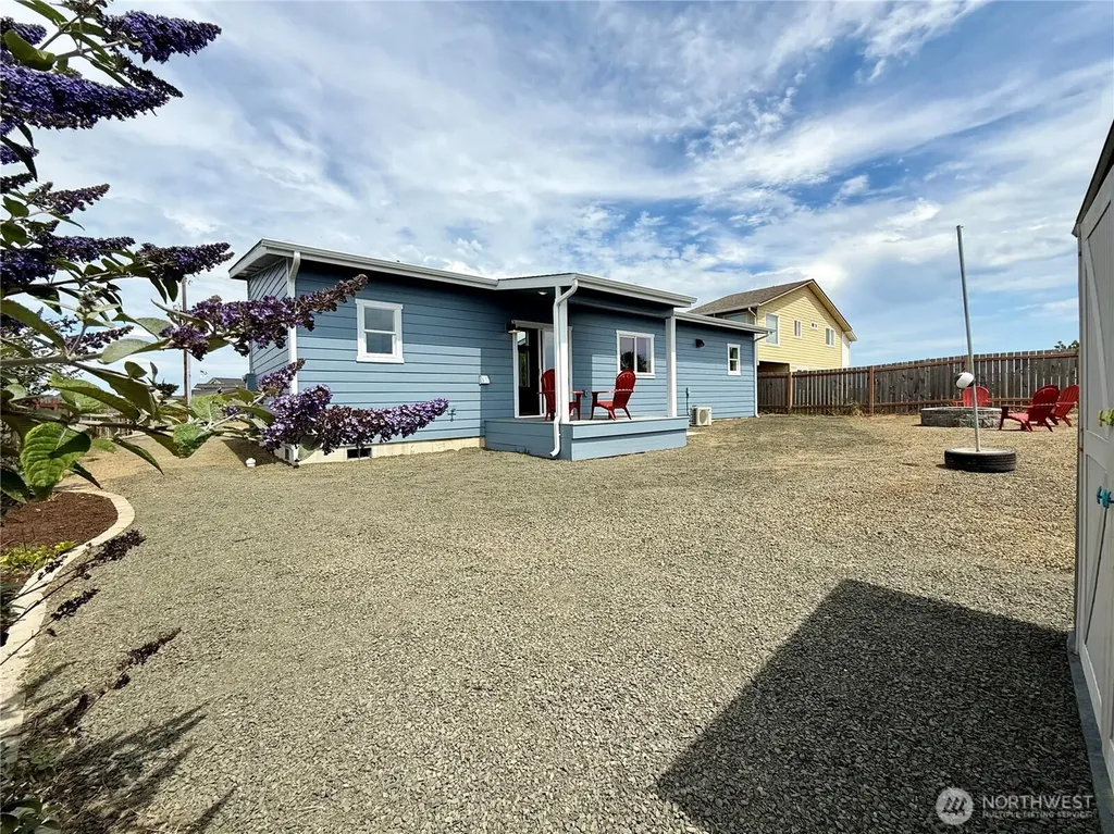 475 Sportsmens Street SW Ocean Shores WA 98569