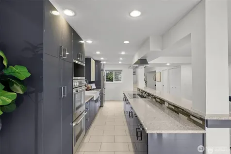17498 NE 40th Place Redmond WA 98052