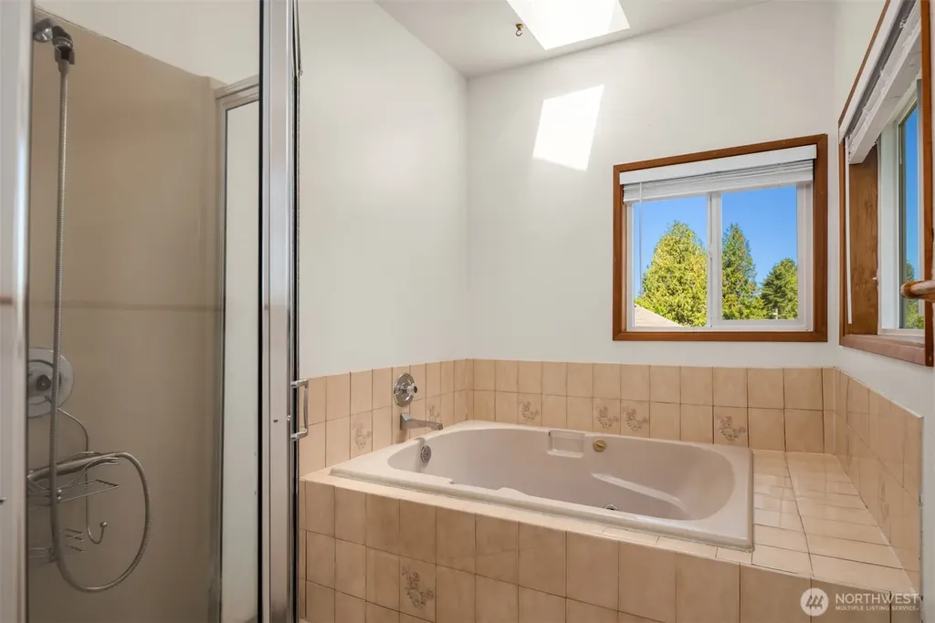 8815 18th Avenue SW Seattle WA 98106