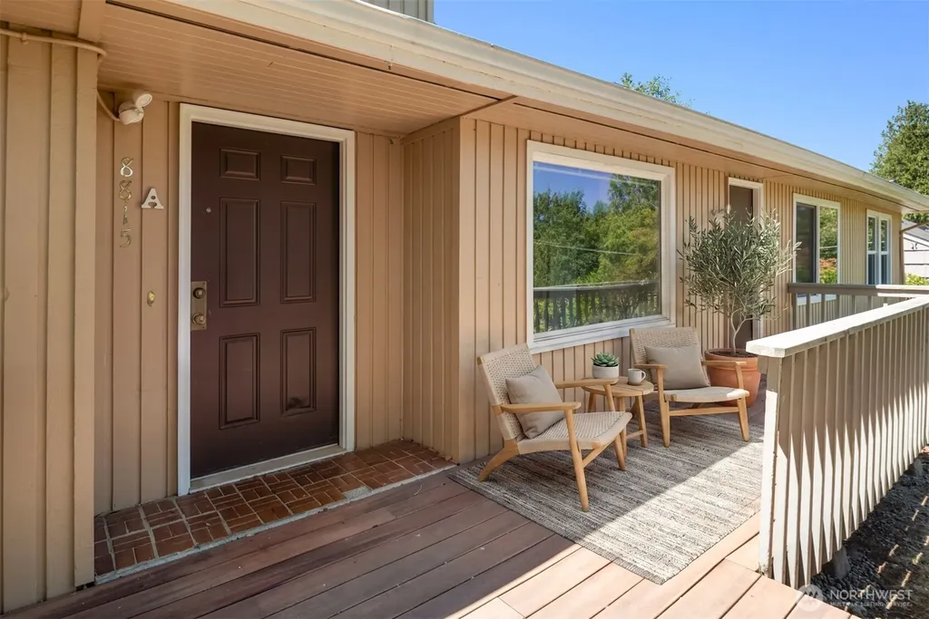 8815 18th Avenue SW Seattle WA 98106